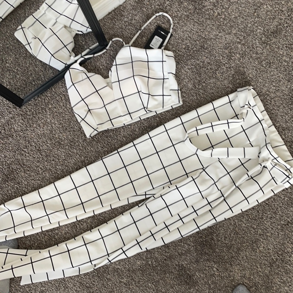 FashionNova set. Size small. Never worn.Top w/ tag